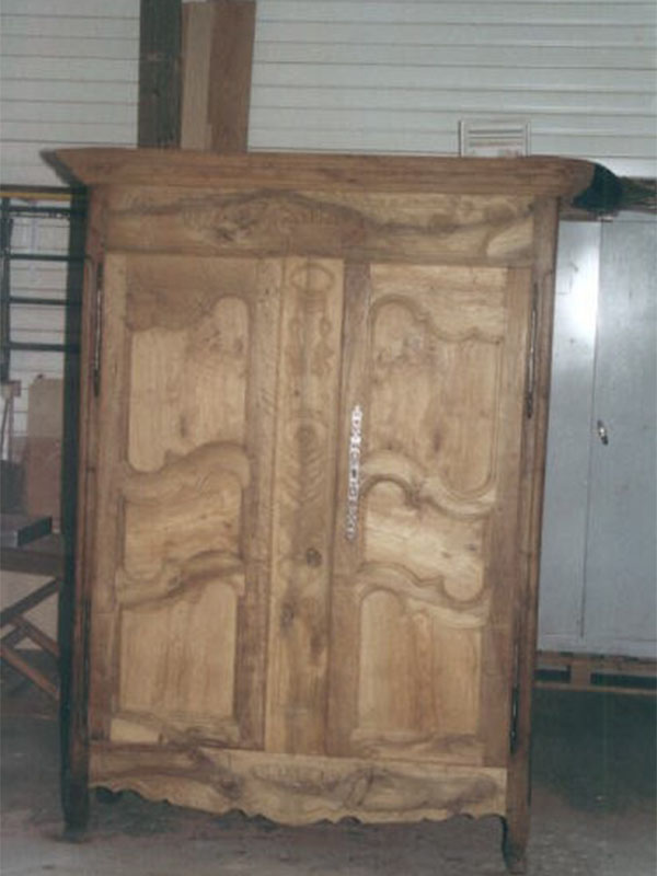 Restauration d'une armoire en olivier